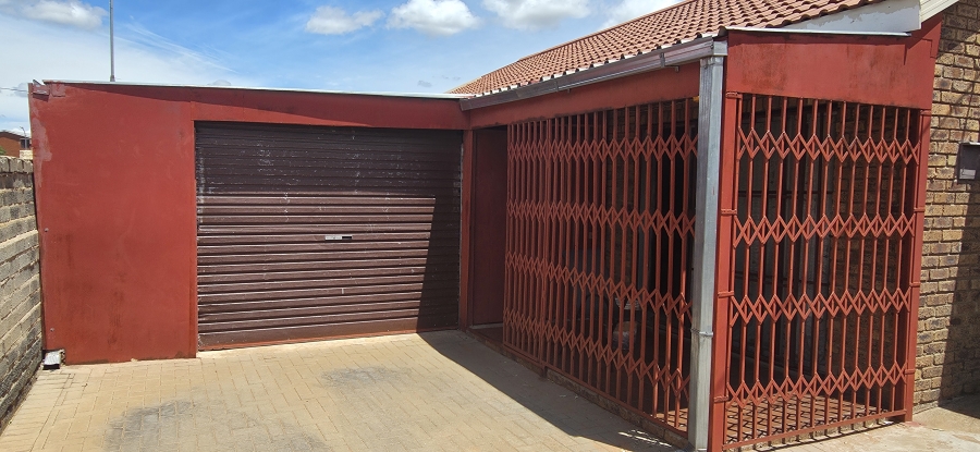 3 Bedroom Property for Sale in Tlhageng Northern Cape